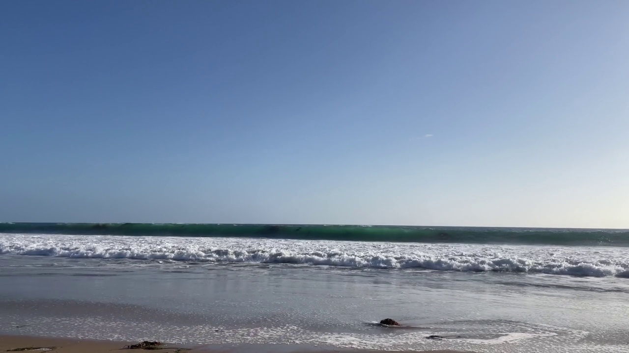 海滩上的海浪视频素材