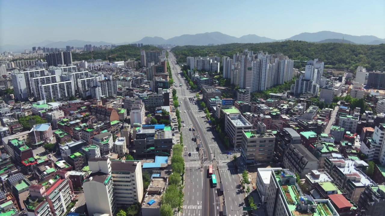 韩国首尔江东区千镐大路附近的闹市区视频素材