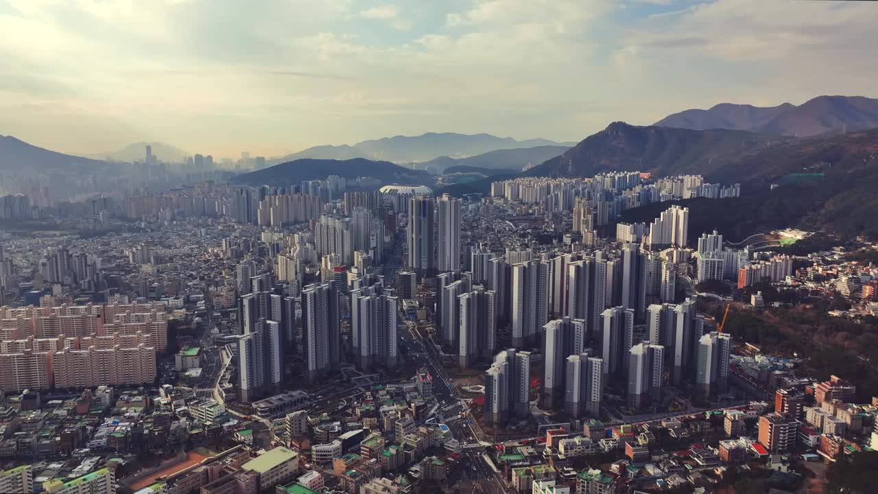 韩国釜山市中心/东奈区风景视频素材