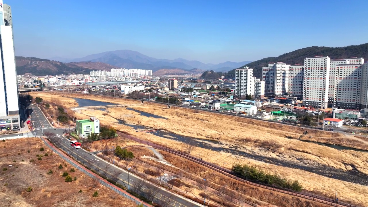 韩国蔚山蔚州郡太华江附近的市中心视频素材