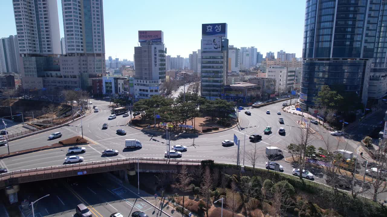 韩国蔚山南区太和旋转附近的城市景观视频素材