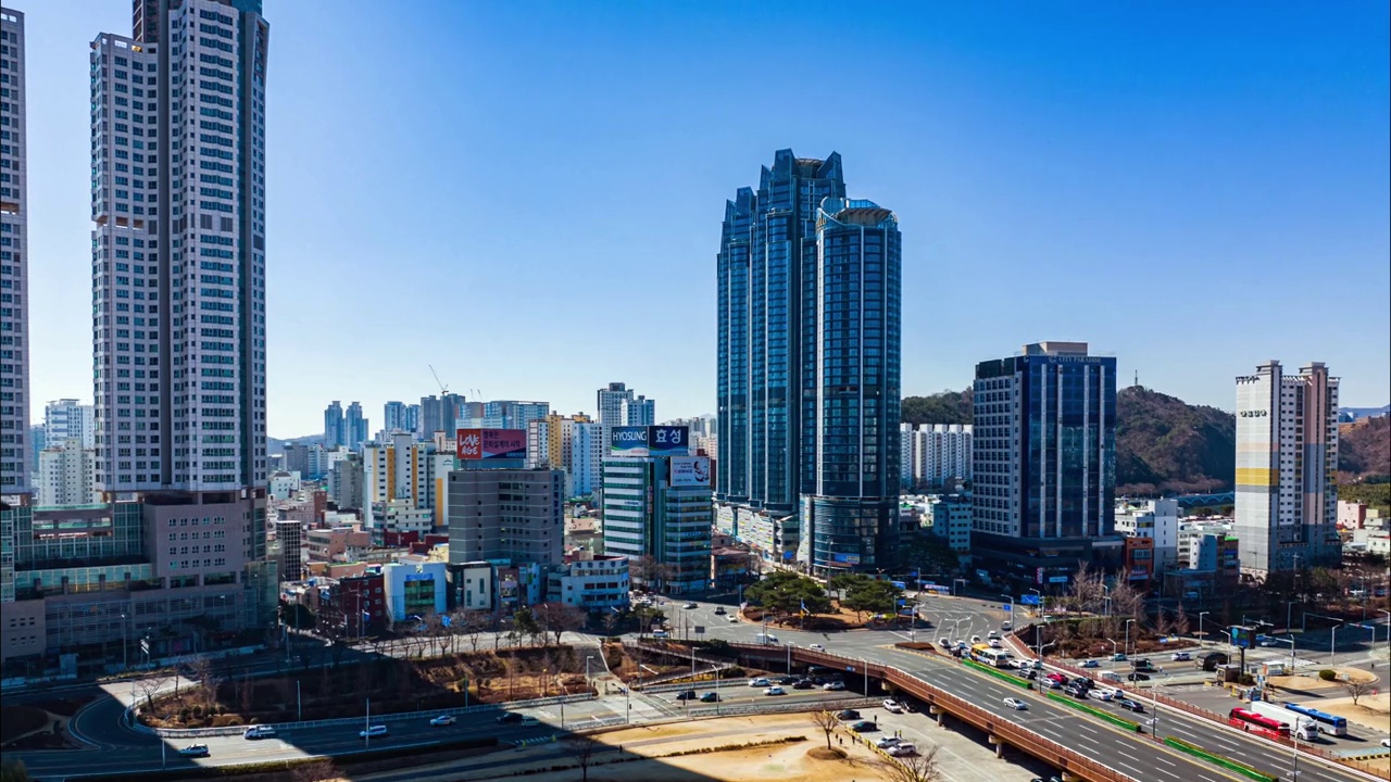 韩国蔚山南区太和旋转附近的城市景观视频素材