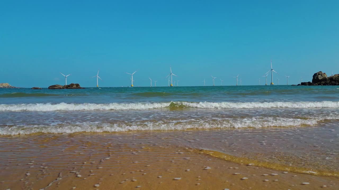 航拍海滨海滩景视频素材