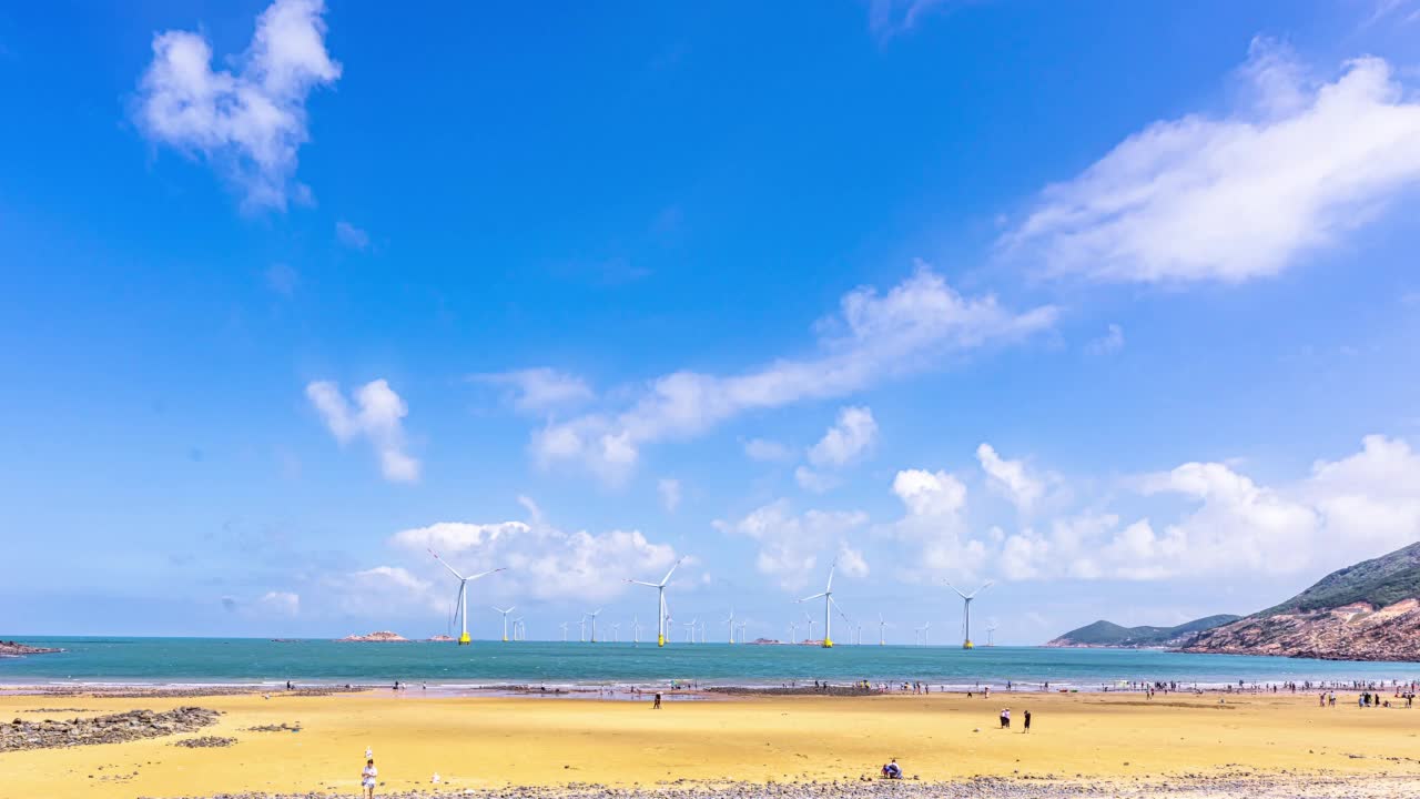 航拍海上风车风力发电场景视频素材