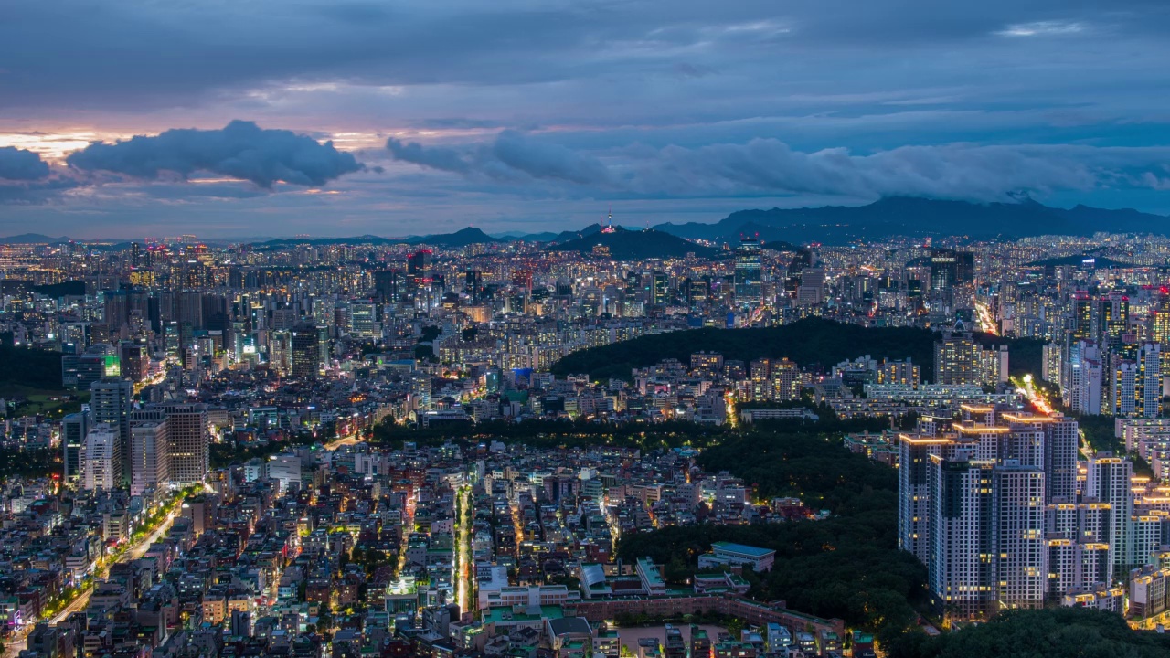 从白天到夜晚，放大，时间流逝的韩国首尔城市景观视频素材