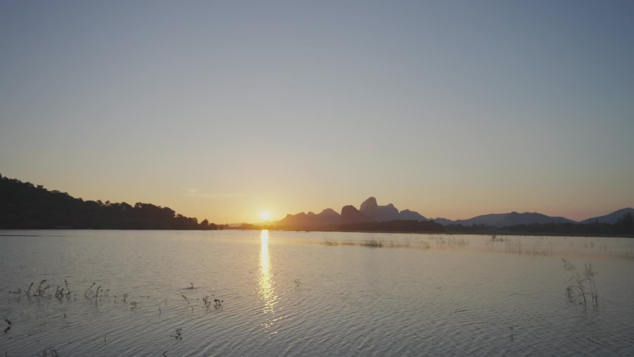 山水日落，和江水视频素材