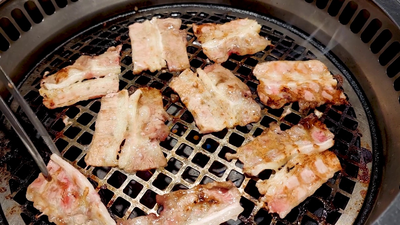 日式烤肉，牛肉切片视频素材