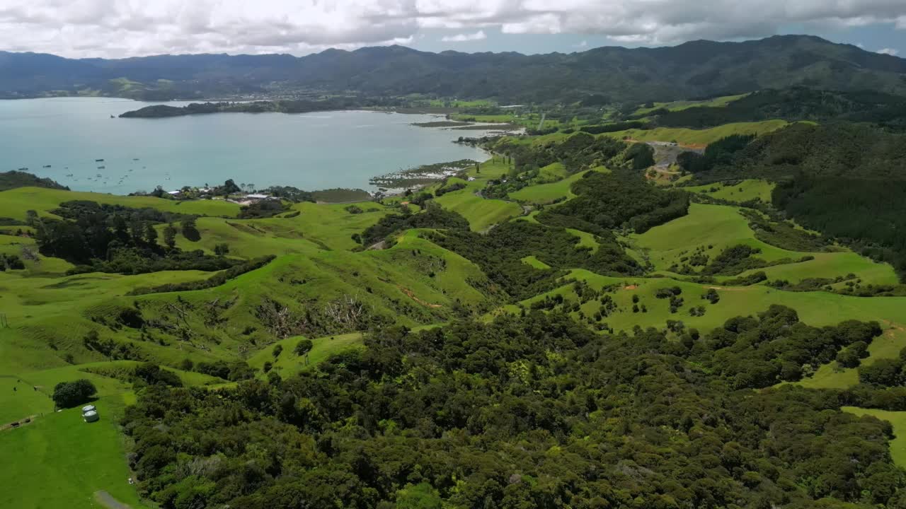 新西兰海岸线的鸟瞰图视频素材