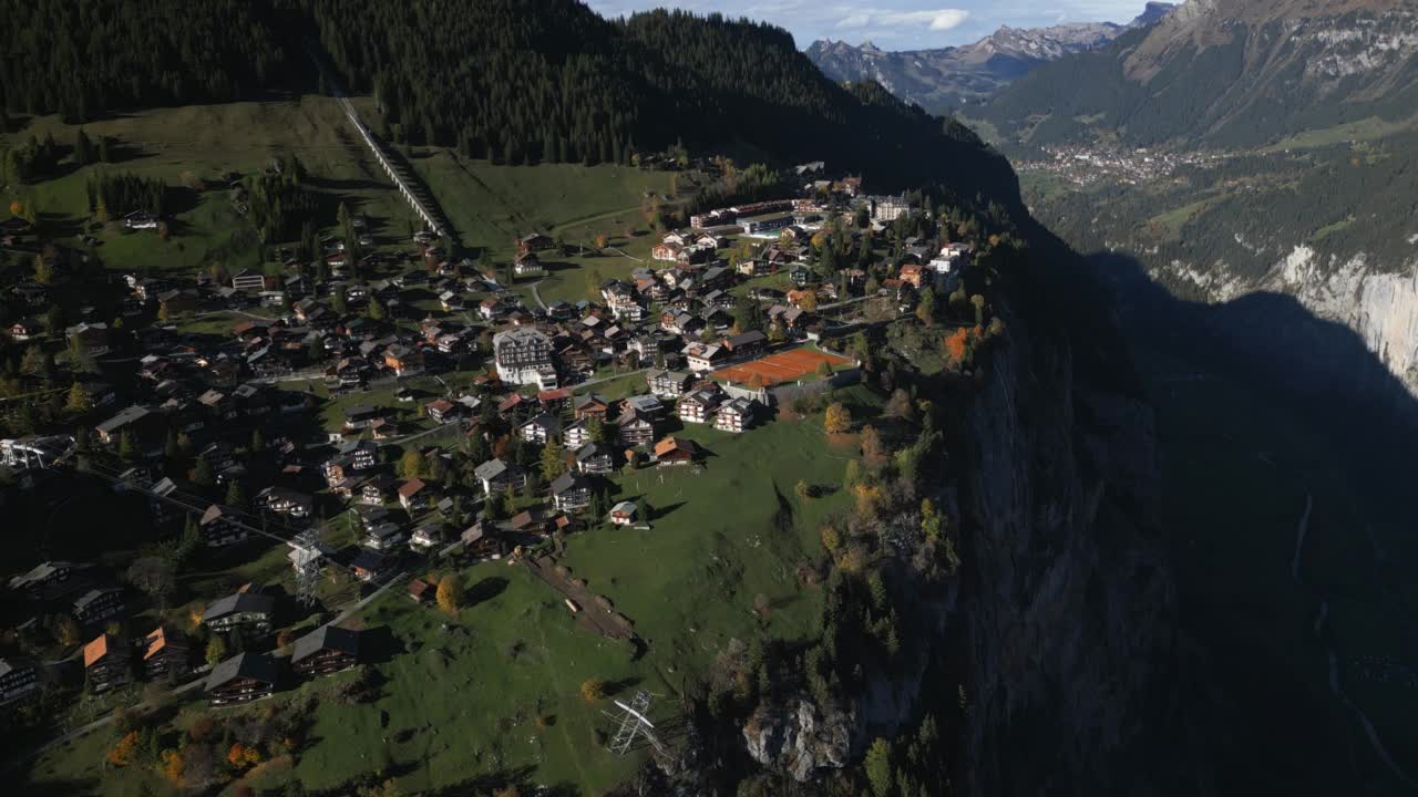 Murren村鸟瞰图，Lauterbrunnen，瑞士视频素材