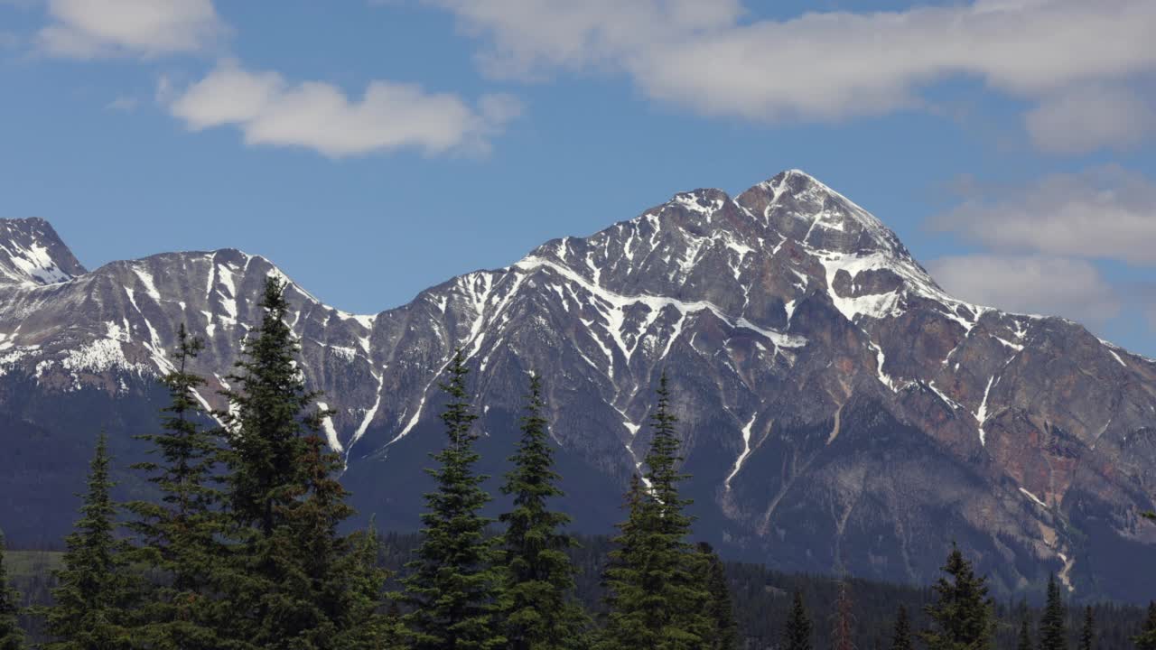 碧玉国家公园美丽的风景。加拿大落基山脉，阿尔伯塔省，加拿大视频素材