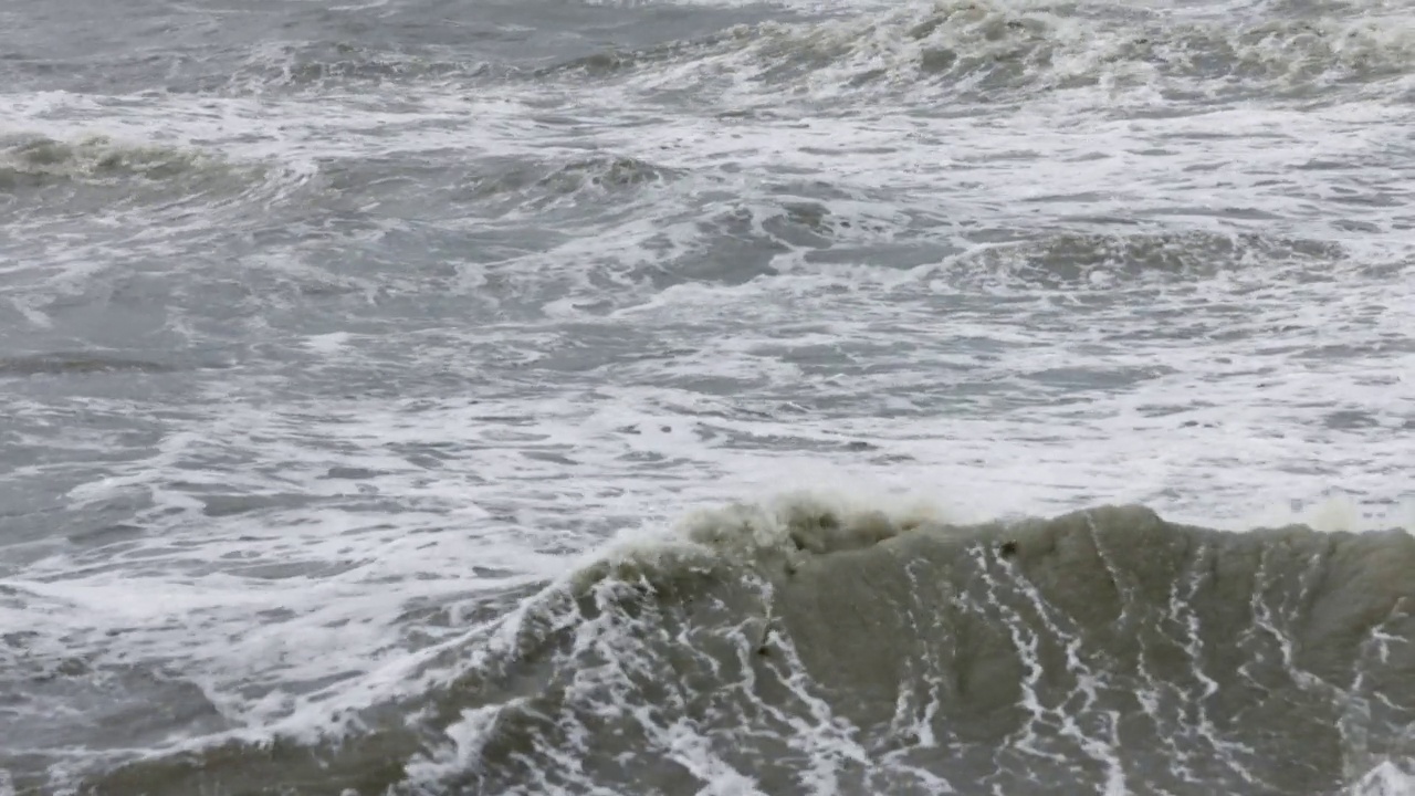 海浪翻滚，海水沸腾视频素材