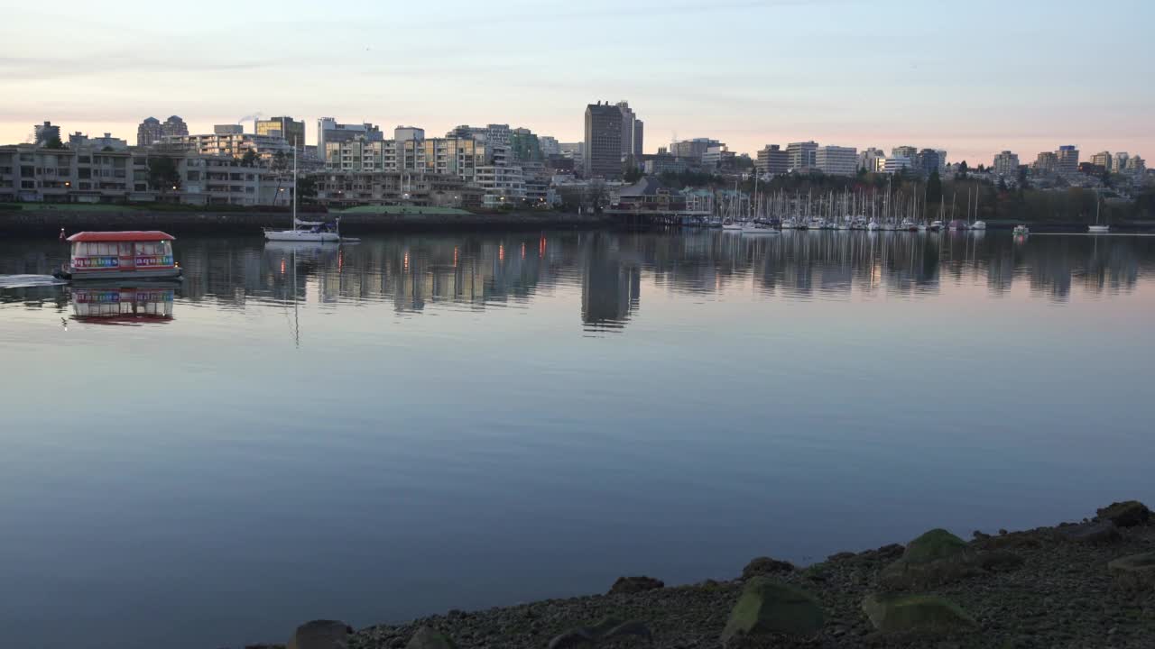 False Creek Aquabus晨间通勤4K UHD视频素材