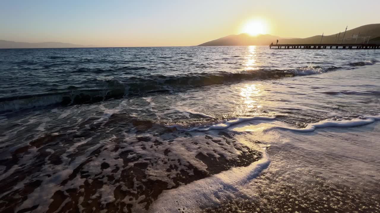 山顶上的日落视频素材