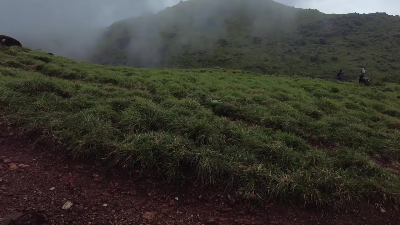 Ponmudi山站，喀拉拉邦Thiruvananthapuram美丽的雾山视频素材