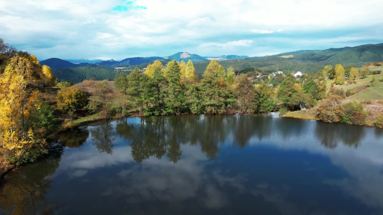 萨夫萨特的秋景。土耳其的阿尔温特。视频素材