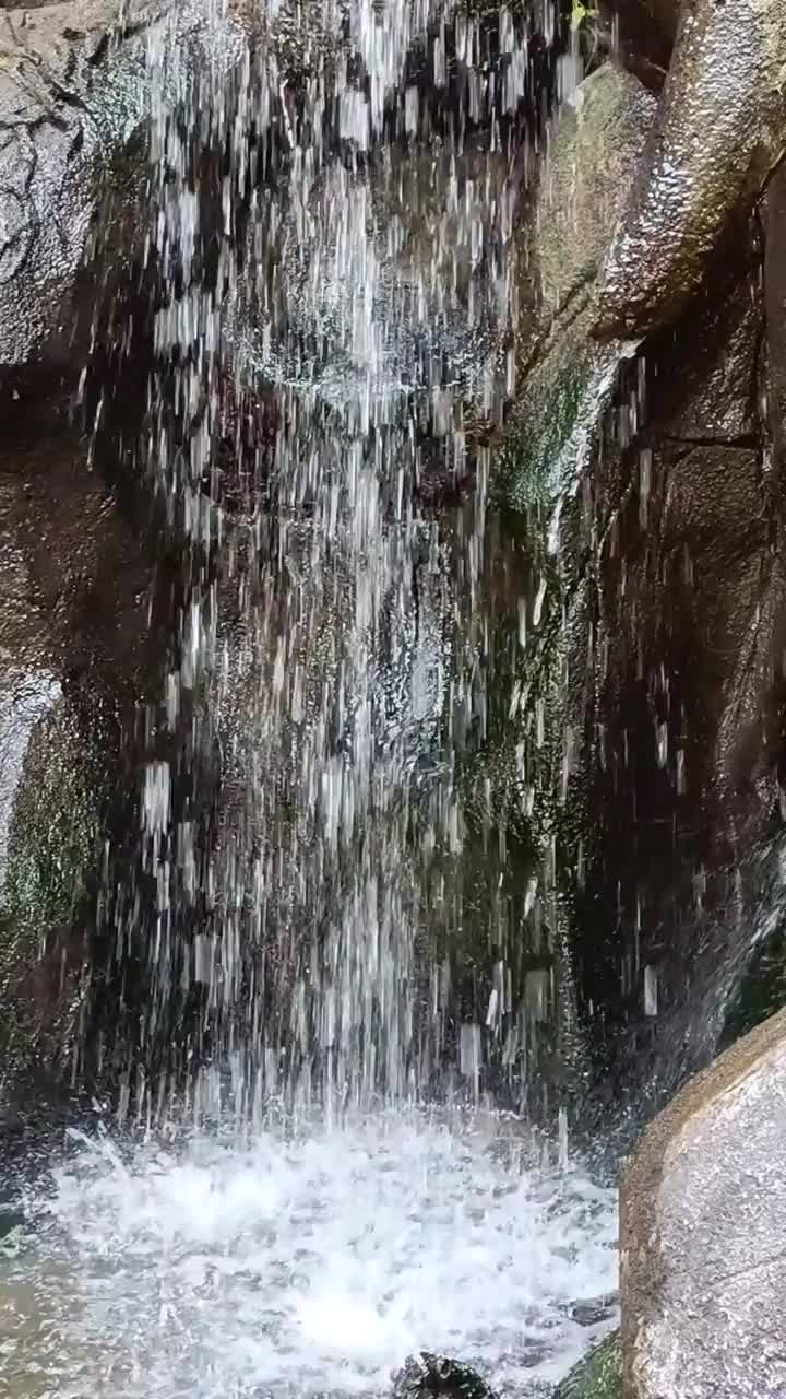 美丽的流水瀑布视频素材