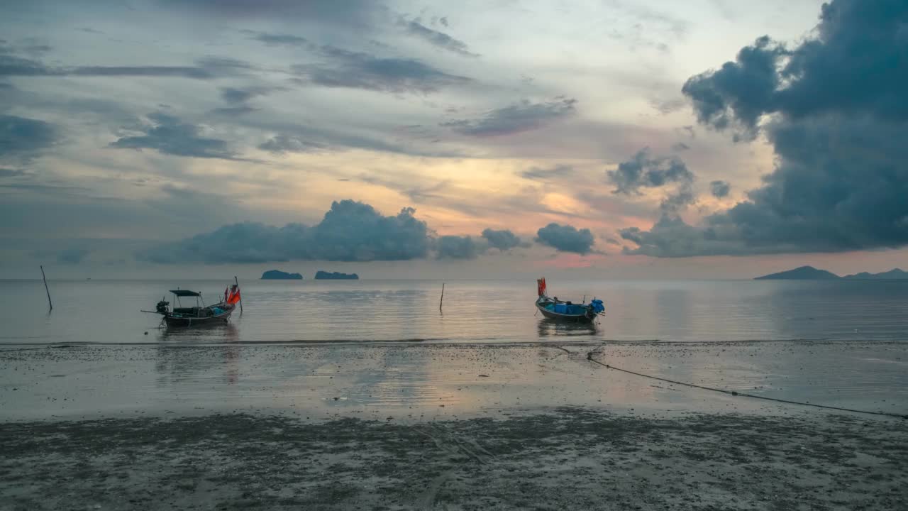 日落，海上乌云密布视频素材