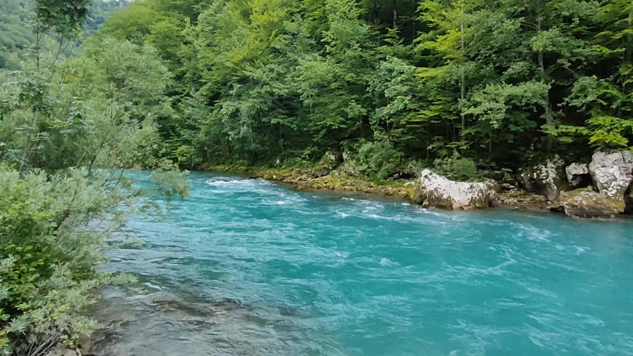 黑山的塔拉峡谷河视频下载