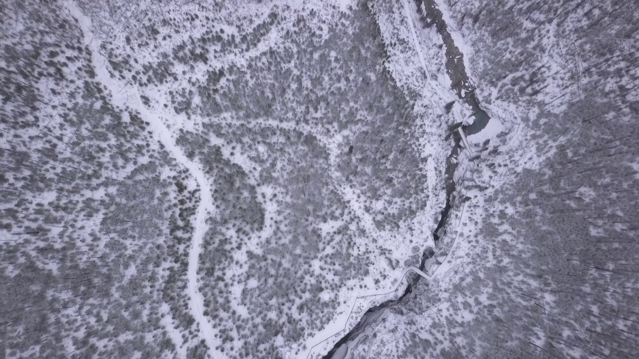 大理石峡谷的冬季高空视频素材