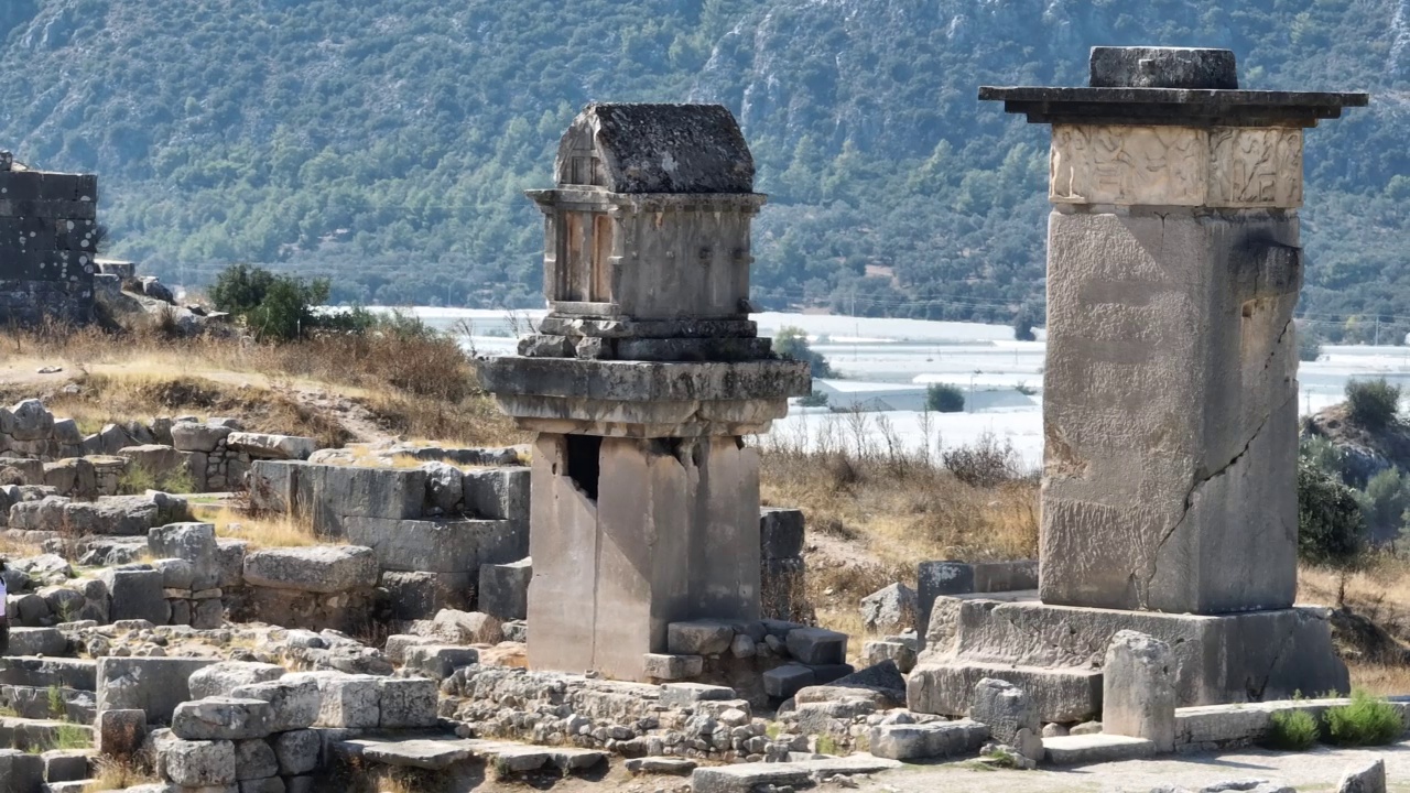 桑托斯古城鸟瞰图，罗马古城，土耳其最受欢迎的旅游目的地，桑托斯古城剧院鸟瞰图，古城遗址，联合国教科文组织古希腊古城遗址，利西亚时期的文物鸟瞰图视频素材