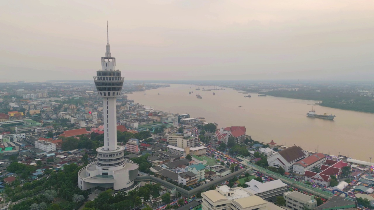 空中俯瞰观景台观景塔，沙木普拉干城市城市天际线视图。观光，探索城市天际线，旅游，假期。泰国。视频素材