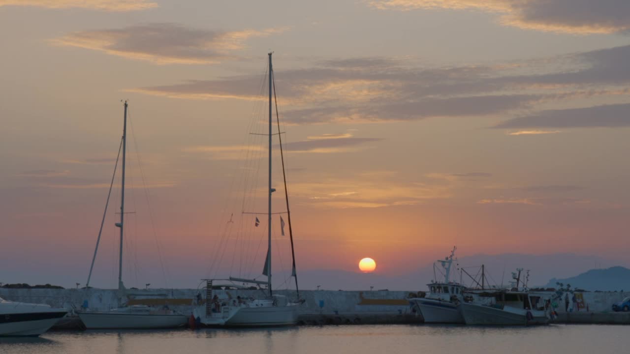 爱琴海日落时的海港视频素材