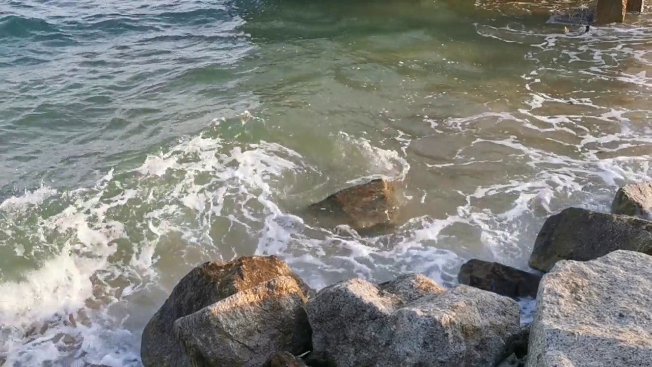 海滩上的海浪视频素材
