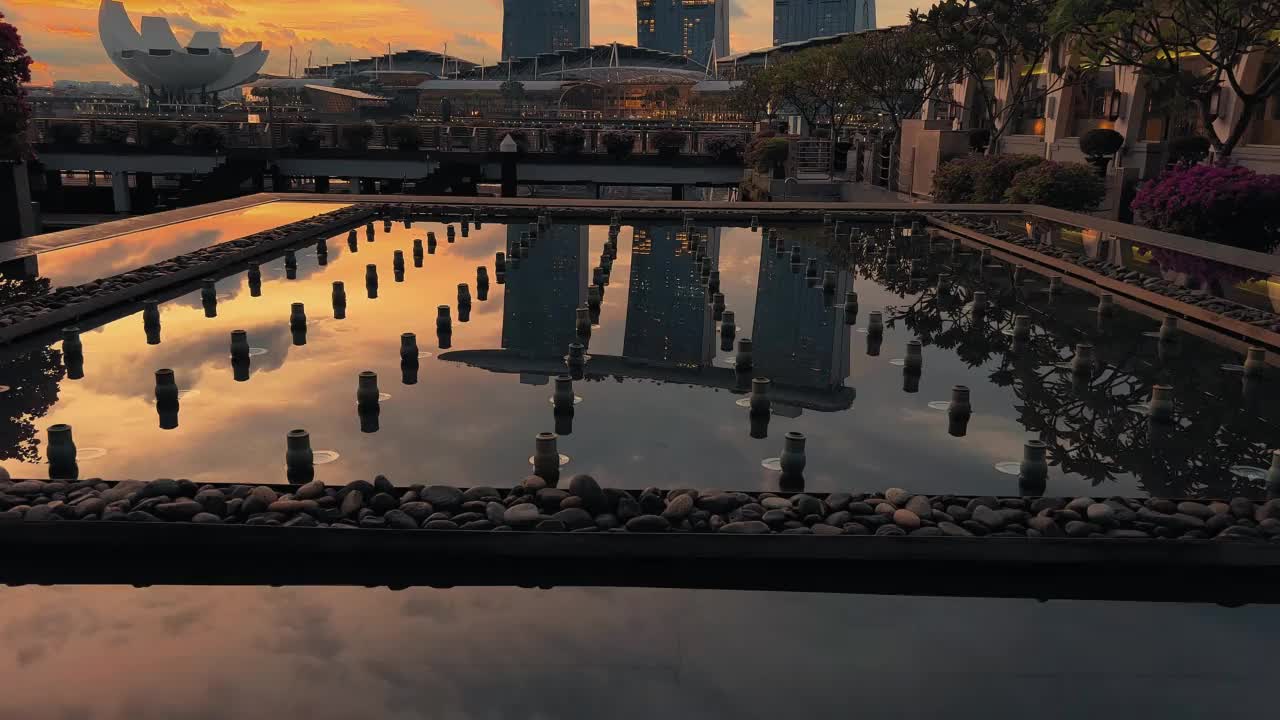 新加坡滨海湾的日出。视频素材