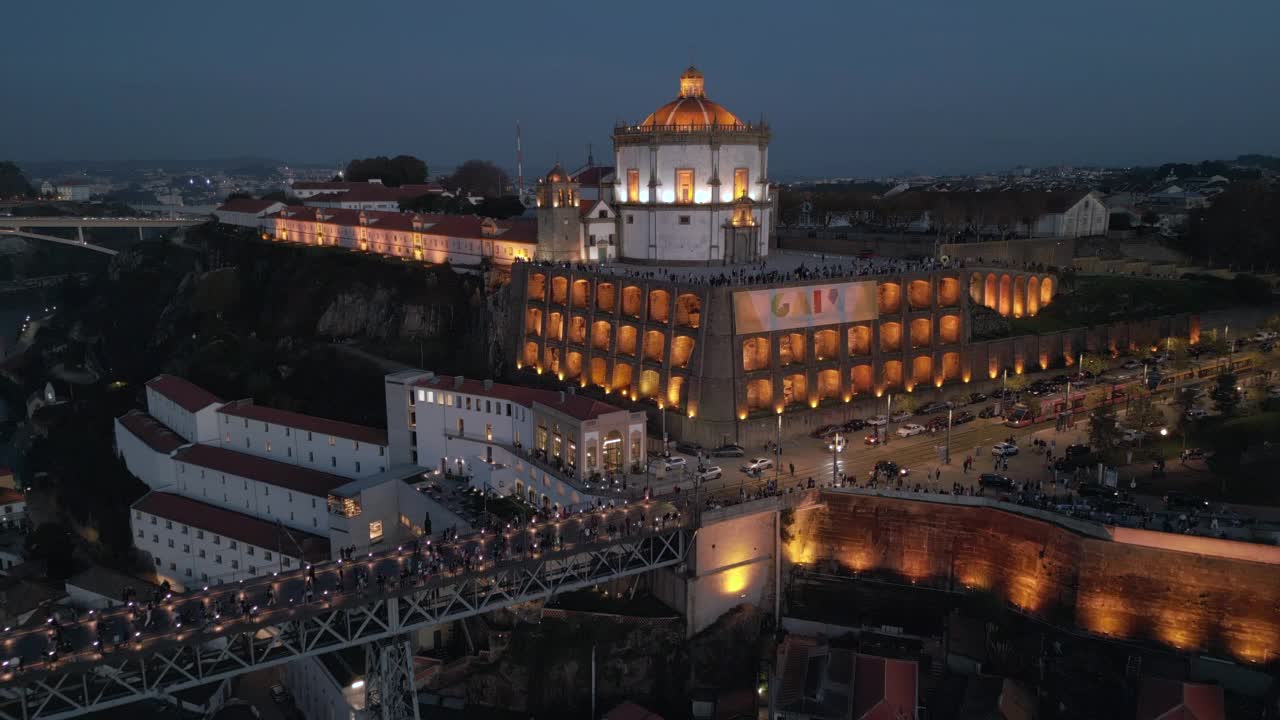 历史地标Serra do Pilar修道院(葡萄牙语:Mosteiro da Serra do Pilar)夜景，位于葡萄牙波尔图区Vila Nova de Gaia视频素材