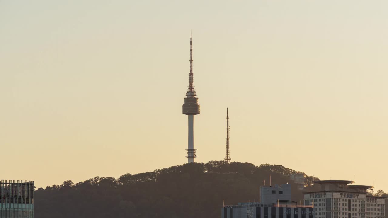 韩国首尔，南山首尔塔附近的昼夜风景和日落视频素材