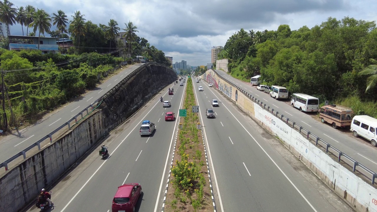 喀拉拉邦Thiruvananthapuram市高速公路视频素材