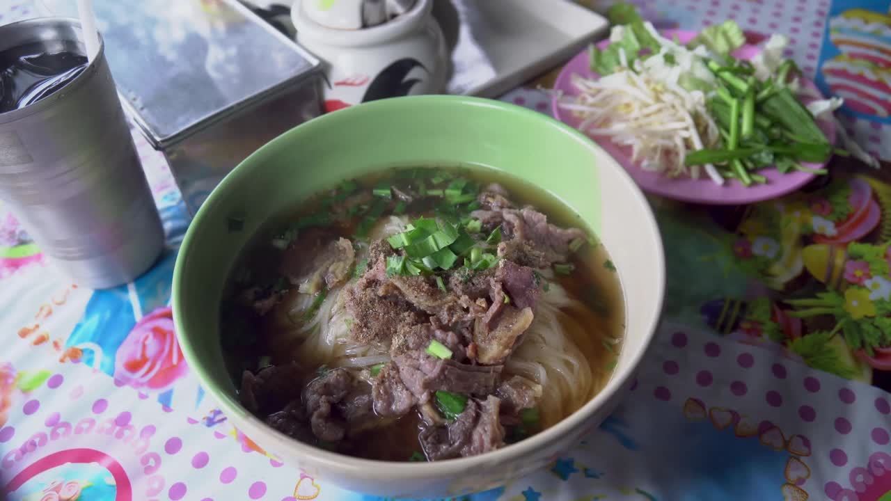 泰式红烧牛肉面视频素材