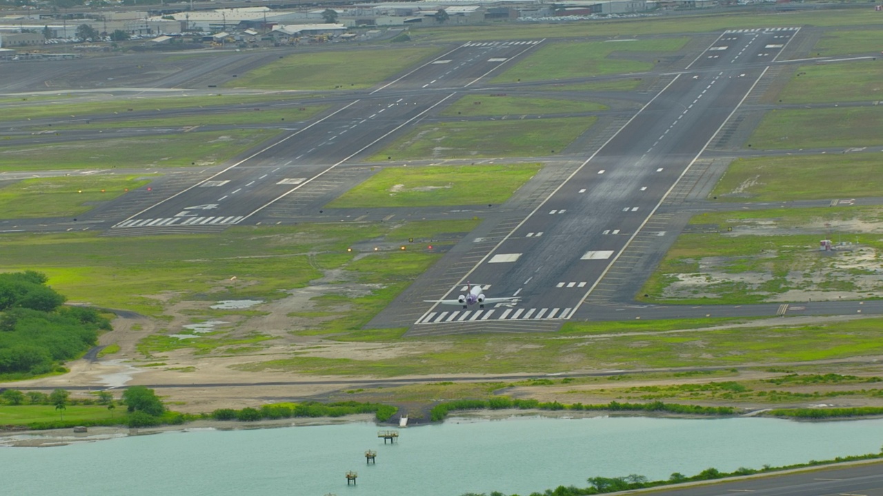 夏威夷航空公司波音717在夏威夷檀香山HNL降落视频素材