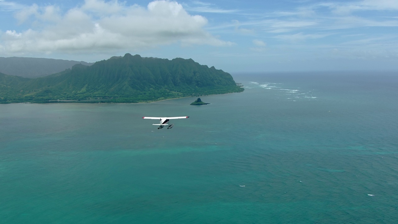 WS HA Aerial TS De Havilland Beaver水上飞机飞往夏威夷的Mokoli'i / Kaneohe视频素材