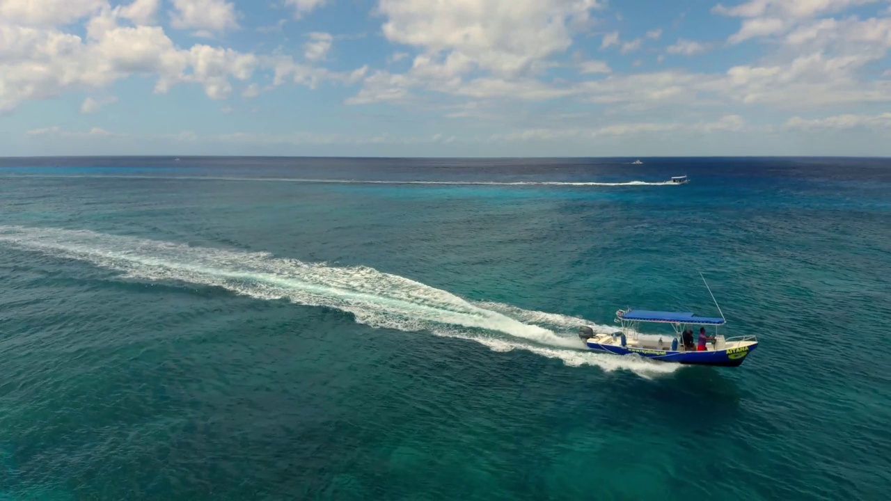 度假村的大海和海滩视频素材