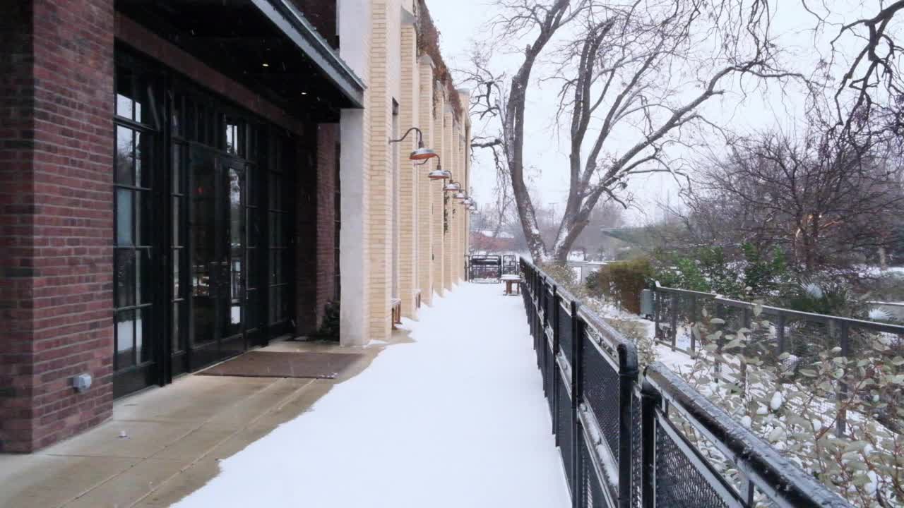 冬天下雪时的城市风景——高清拍摄视频素材