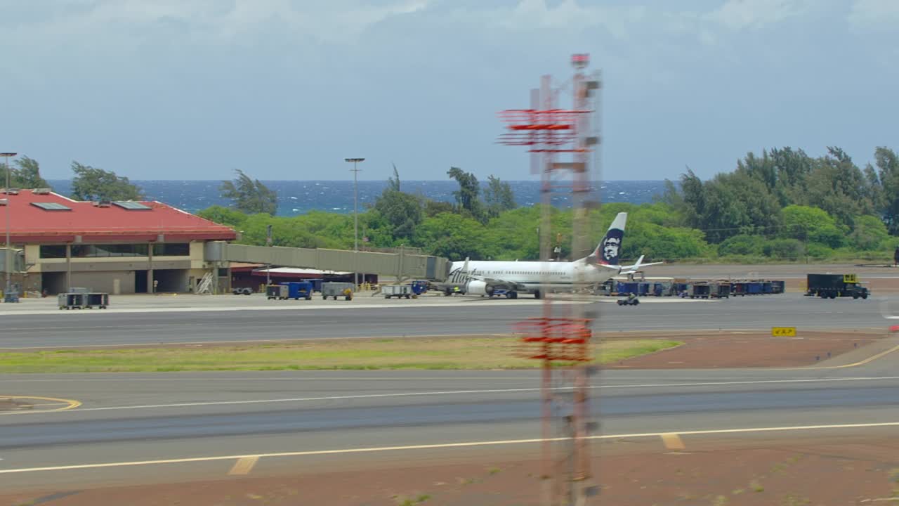 MS HA空中PAN TS阿拉斯加航空公司波音737在夏威夷檀香山HNL视频素材