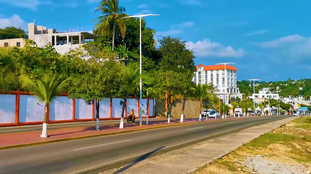 美丽的城市海景景观全景和墨西哥埃斯孔迪多港。视频素材