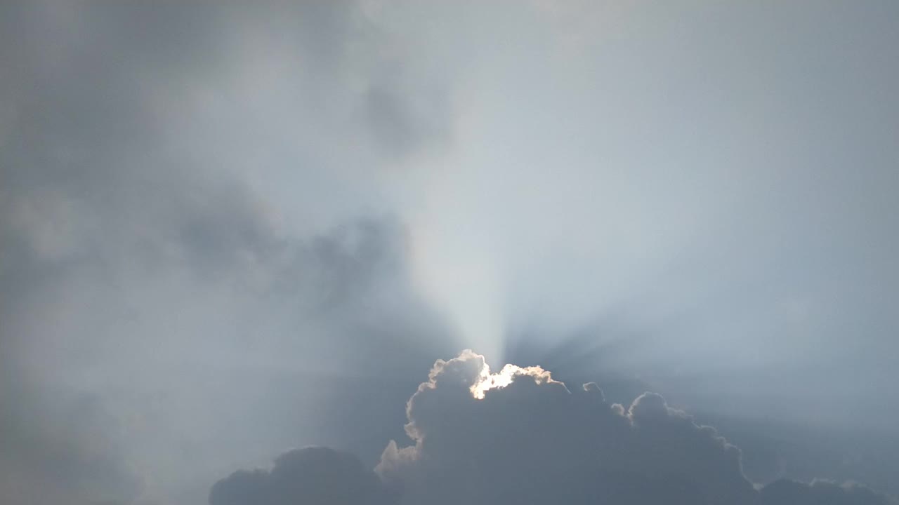 一段短暂的时间流逝秀由早晨的太阳视频素材