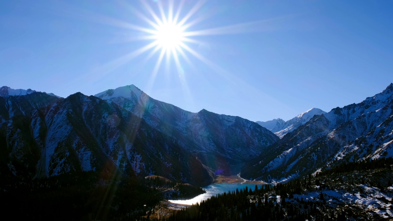 山，湖，阳光，光束视频素材