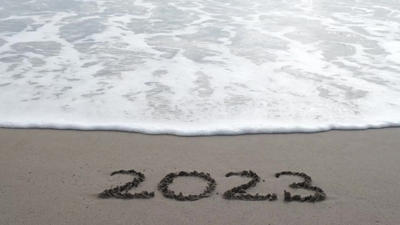 2023字母在海滩上视频素材