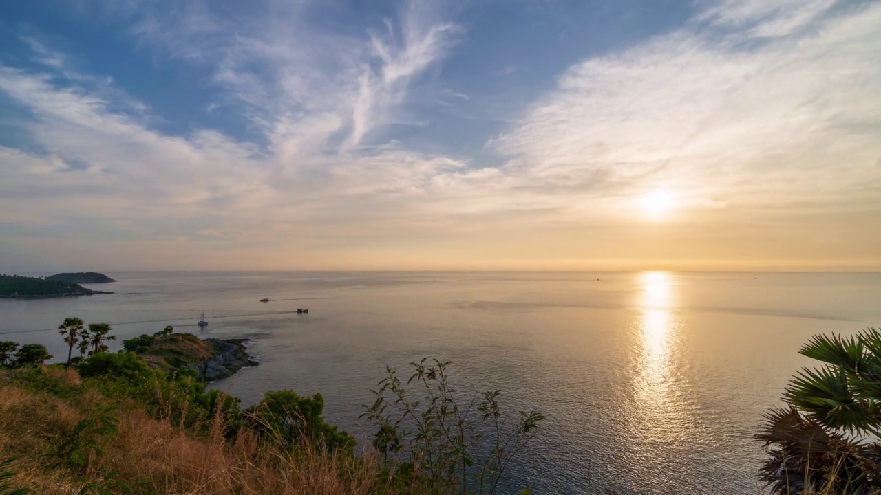 普吉岛的Laem Promthep海角，泰国普吉岛著名的黄昏美景和旅游胜地;从白天到夜晚，时间流逝视频素材