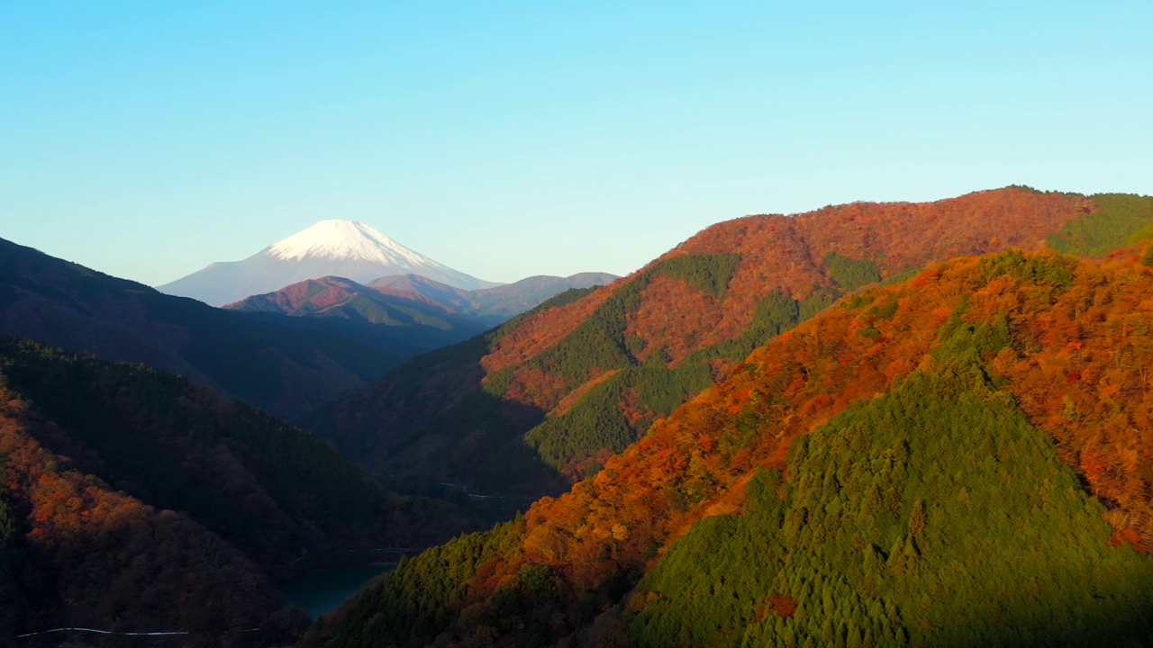 从山区看富士山视频素材