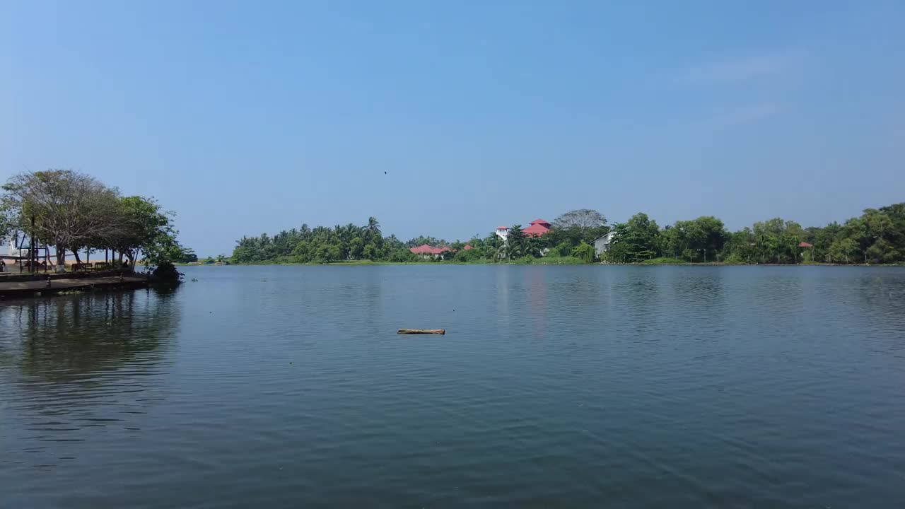 Veli湖水上餐厅，Veli旅游村，特里凡得琅，喀拉拉邦视频素材