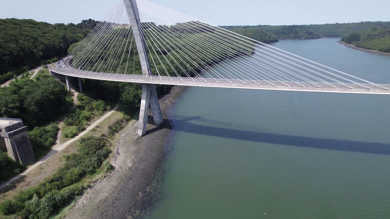 aerial drone 4k bridge of Térénez视频下载