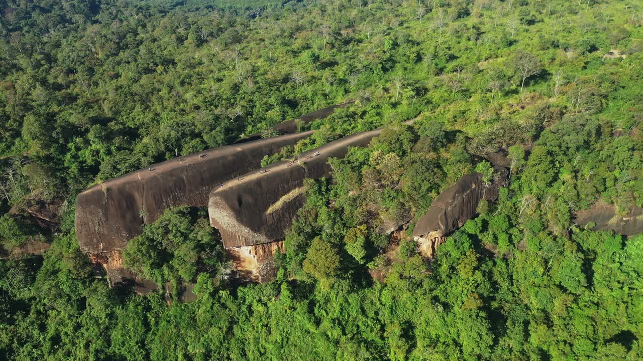 泰国布坎省的地标树鲸岩视频素材