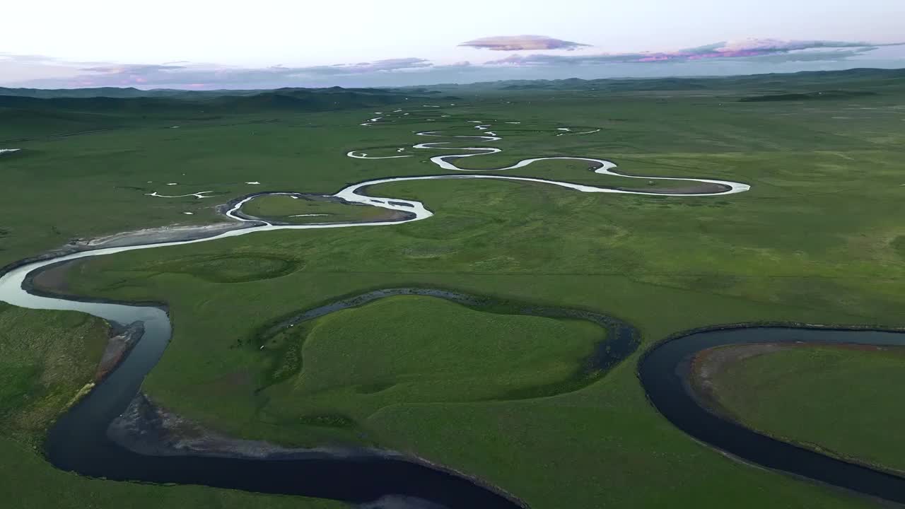 中国内蒙古草原湿地平行线视频下载