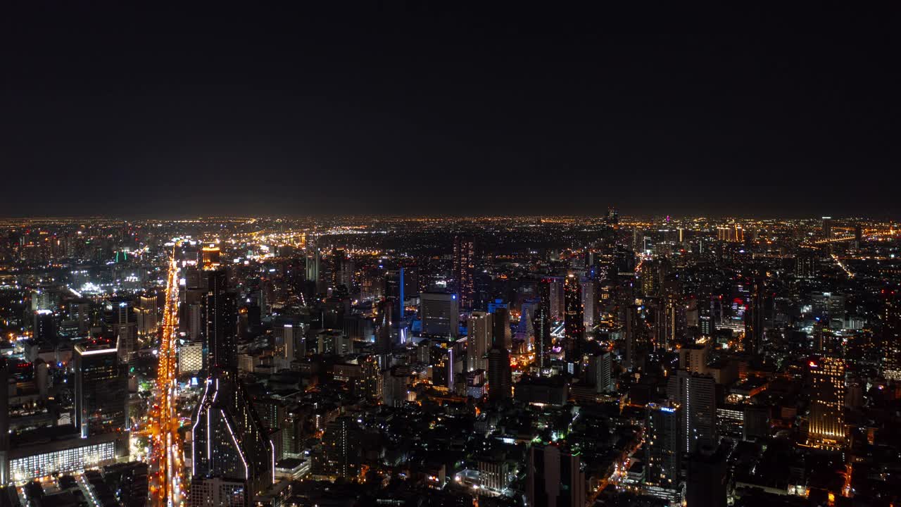 夜间照明曼谷市景市区交通街道航拍全景4k延时泰国视频素材