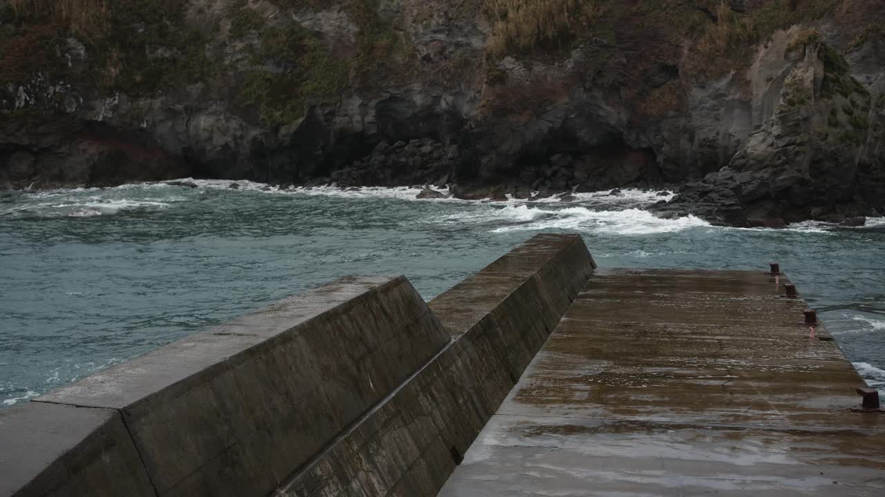 波涛汹涌的海面视频素材