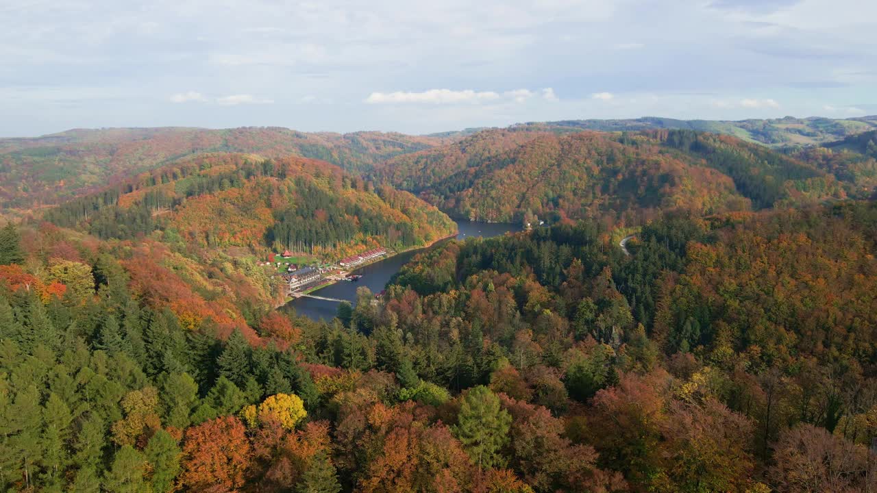 秋日山水，鸟瞰视频素材